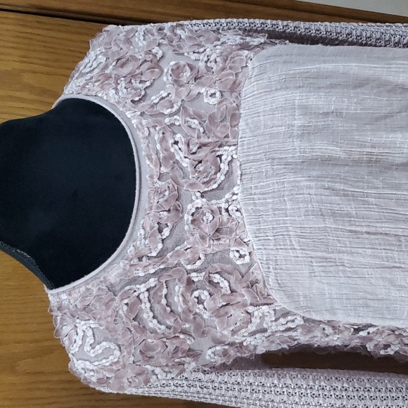 Feratelli dusty light pink lace asymmetric layered long sleeve top floral 3d - Picture 2 of 7